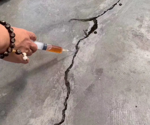 板桥镇混凝土裂缝修补技术详解​